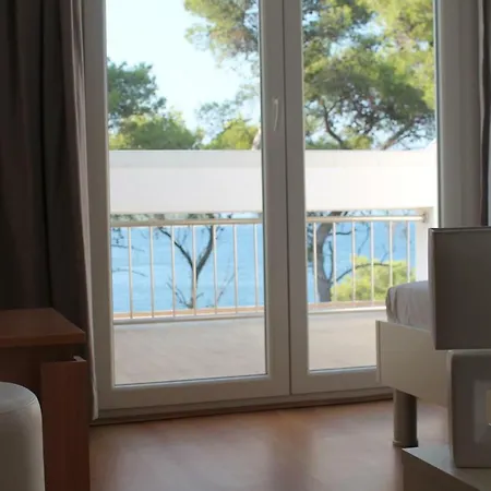 Covahouse * Jelsa (Hvar)