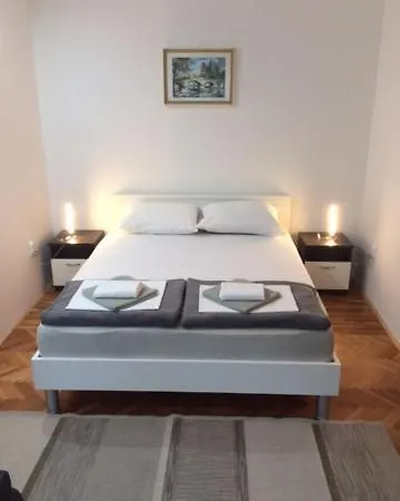 Covahouse * Jelsa (Hvar)