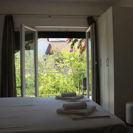 Covahouse * Jelsa (Hvar)