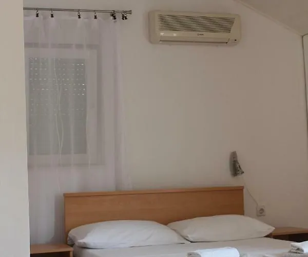 Covahouse Jelsa (Hvar)