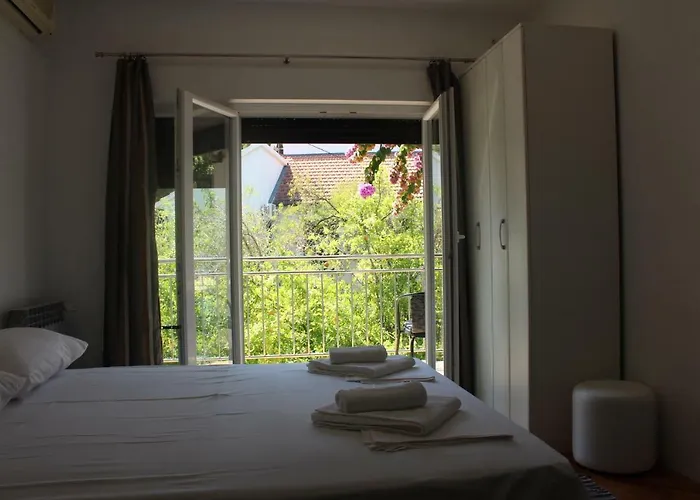 Covahouse * Jelsa (Hvar)